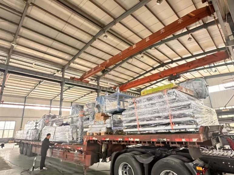 ဘတ်စ်ဘား ပြုပြင်ထုတ်လုပ်ရေး ပစ္စည်းကိရိယာများကို ပြည်တွင်းနှင့် ပြည်ပသို့ ပို့ဆောင်ခဲ့ပြီး၊ ထုတ်လုပ်မှုနှင့် ပို့ဆောင်မှု နှစ်ဖက်စလုံးတွင် အရှိန်မြှင့်တင်ခဲ့သည်3