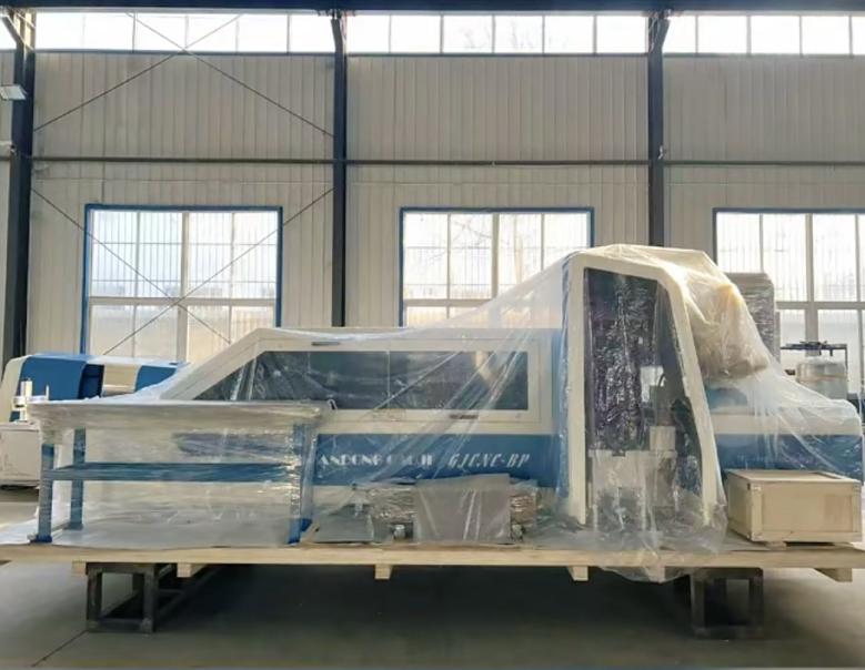 ဘတ်စ်ဘား ပြုပြင်ထုတ်လုပ်ရေး ပစ္စည်းကိရိယာများကို ပြည်တွင်းနှင့် ပြည်ပသို့ တင်ပို့ခဲ့ပြီး၊ ထုတ်လုပ်မှုနှင့် ပို့ဆောင်မှု နှစ်ဖက်စလုံးတွင် အရှိန်မြှင့်တင်ခဲ့သည်8